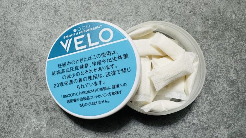 ベロ・スムース・ペパーミント・ミディアムのパッケージとパウチ