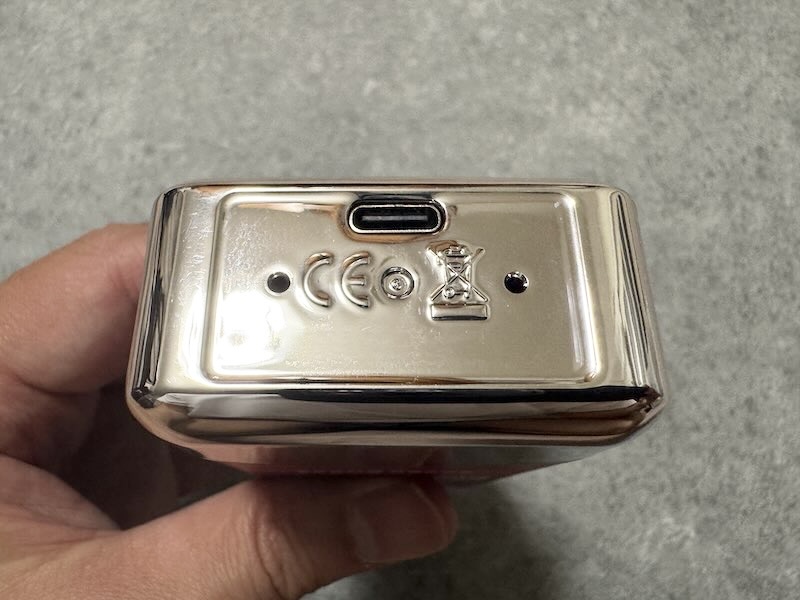OKSO Double Flavor 60000のデバイス下部